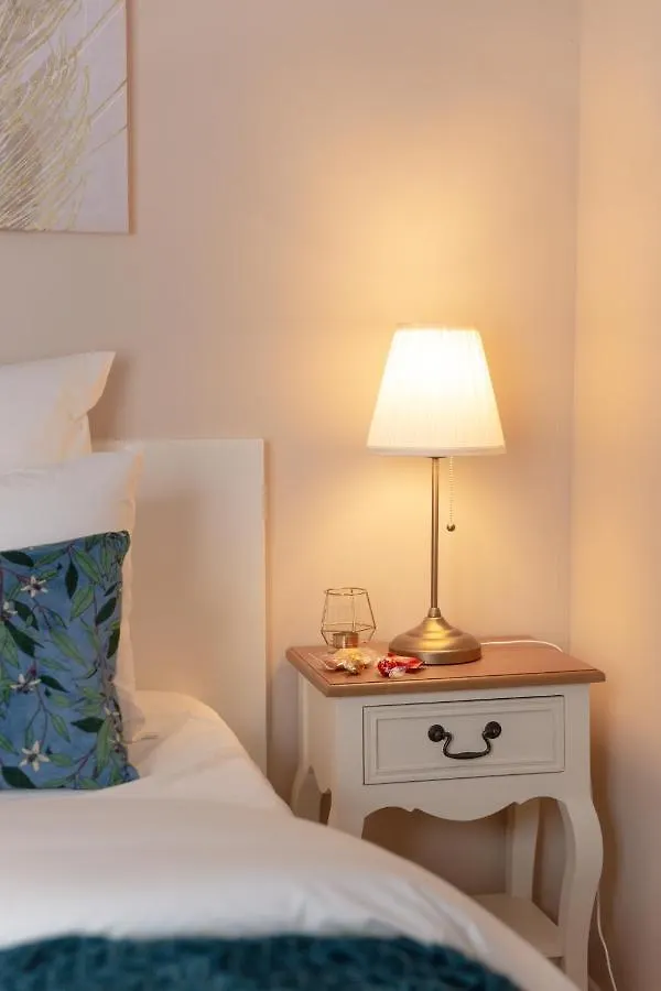 Apartment Studio Hotel - Lit King Size - Parking - Wifi - Proche Cdg Livry-Gargan