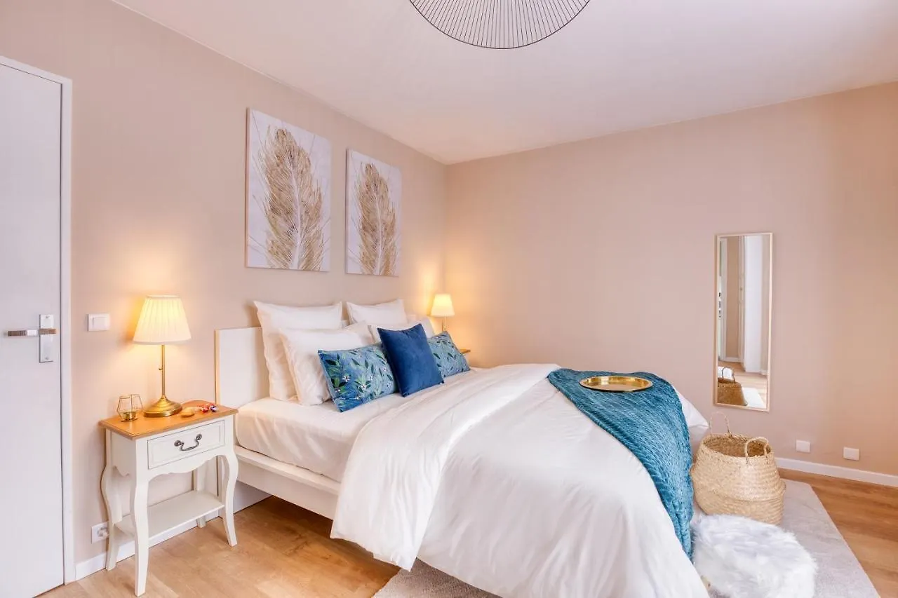 Apartment Studio Hotel - Lit King Size - Parking - Wifi - Proche Cdg Livry-Gargan
